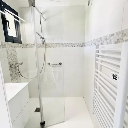 Chez Mamie Paulette, Clim Et Piscine, A 3 Minutes A Pied De La Sanary-sur-Mer