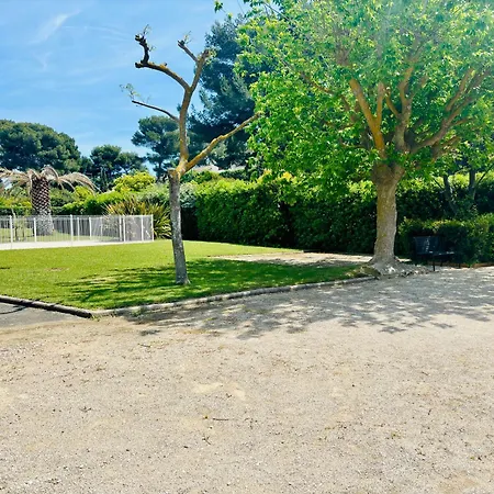 Apartment Chez Mamie Paulette, Clim Et Piscine, A 3 Minutes A Pied De La